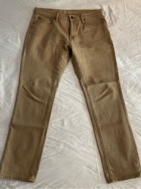 Men's Classic Straight Fit Jeans in Brown